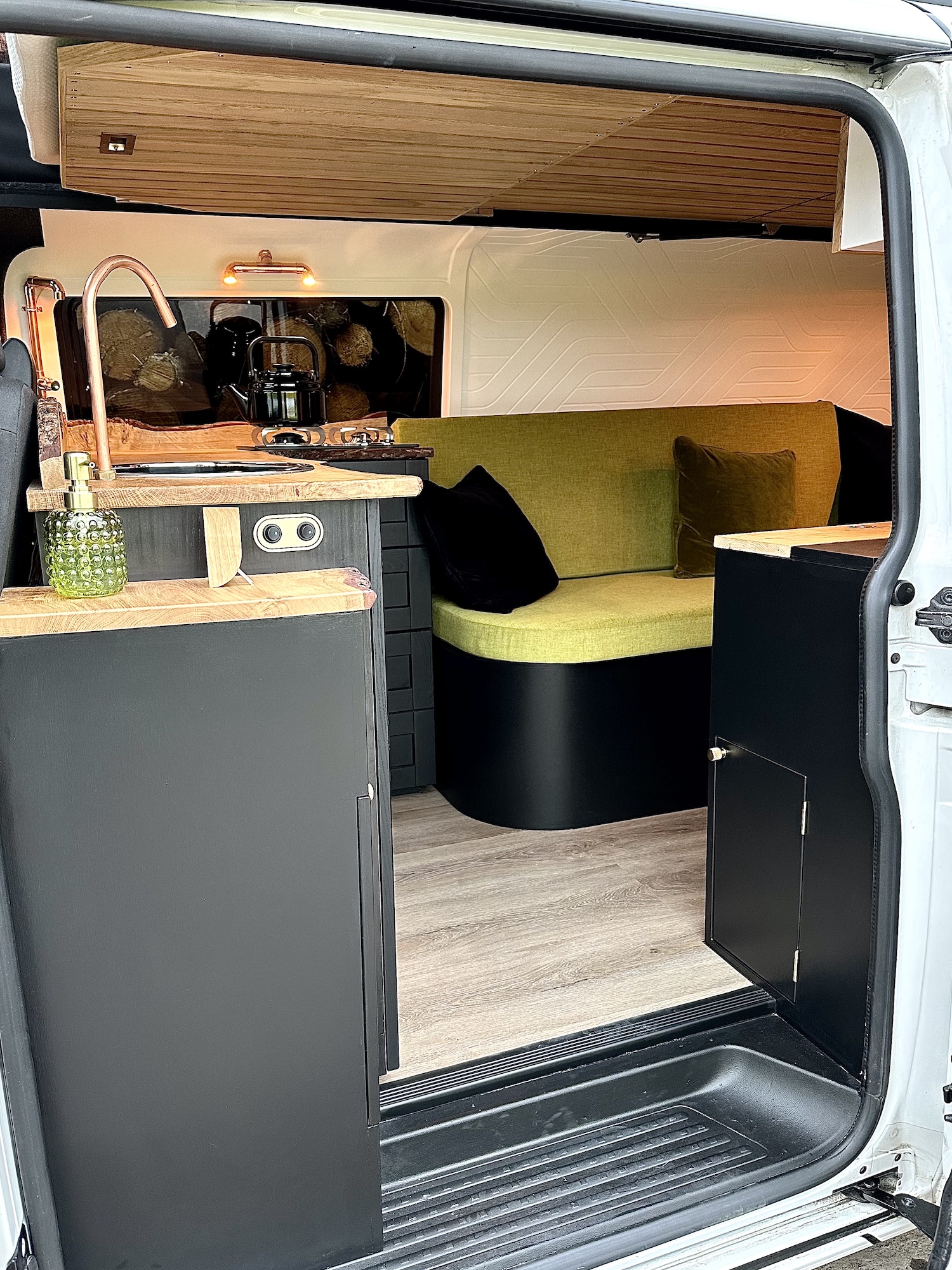 Suilven : Beautiful Off Grid LWB VW T6 Transporter Campervan